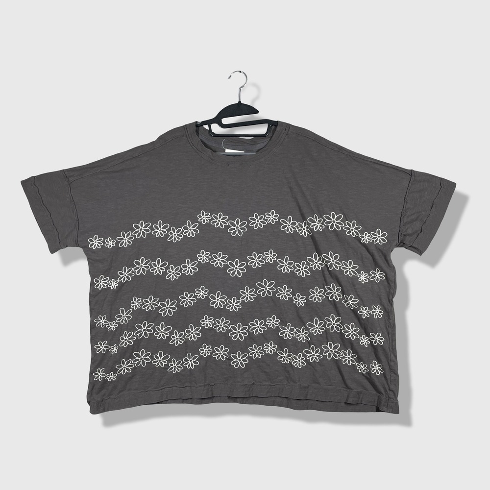 Natural Life Embroidered Daisy Tee Women M Oversize Gray Boho Cottagecore Hippie